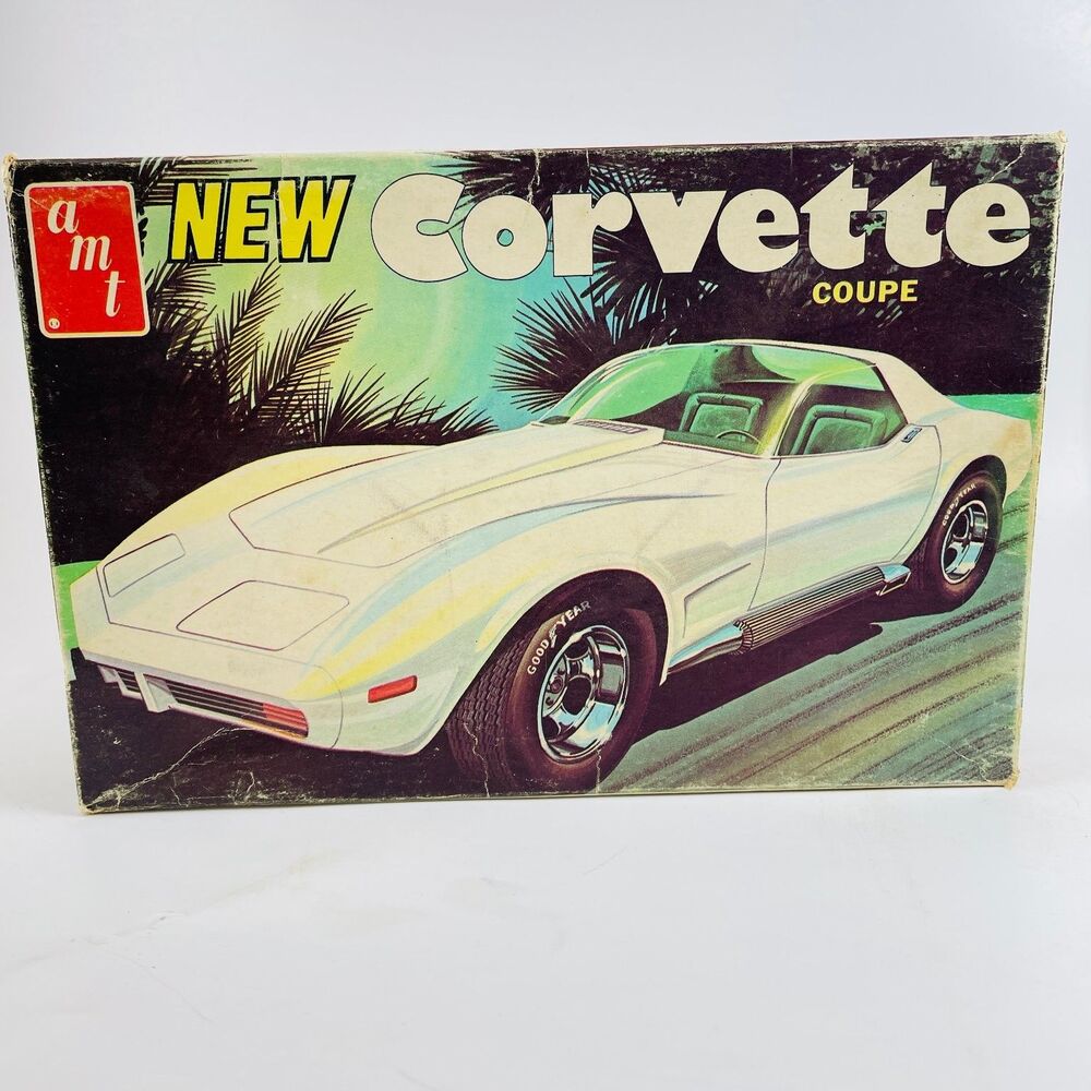 AMT '73 Corvette Coupe 1/25 Scale Plastic Model Car Kit T420-225 Drag